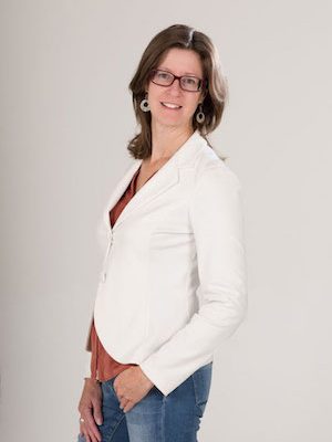 Dieses Foto zeigt Daniela Elsinger. Sie ist Dipl. Lebens- und Sozialberaterin und bietet Einzelberatung, Paarberatung, Mediation, Familienberatung und Coaching im beruflichen Kontext an.